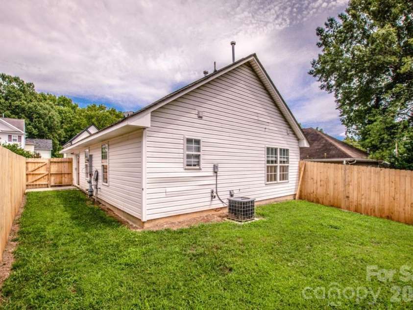 332 Cassidy Lane, Mooresville, NC 28115.  MLS# CAR4368929, YatesRealty ID 16061. 
