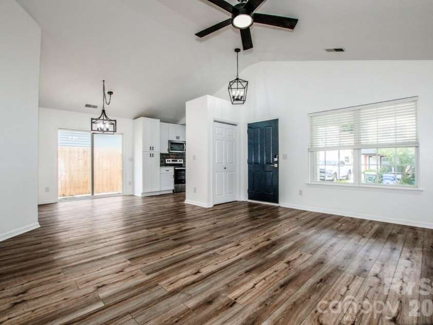 332 Cassidy Lane, Mooresville, NC 28115.  MLS# CAR4368929, YatesRealty ID 16061. 