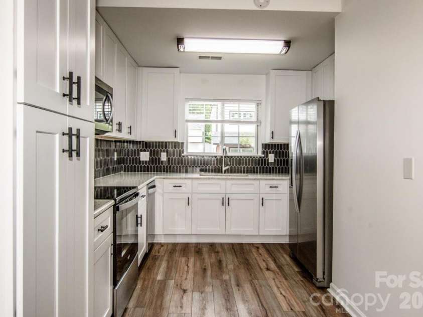 332 Cassidy Lane, Mooresville, NC 28115.  MLS# CAR4368929, YatesRealty ID 16061. 