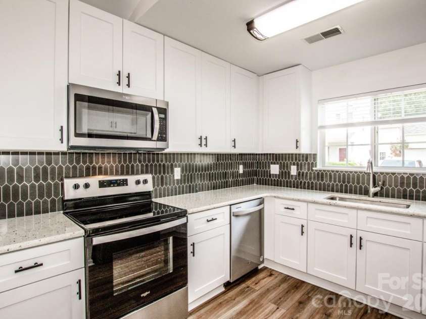 332 Cassidy Lane, Mooresville, NC 28115.  MLS# CAR4368929, YatesRealty ID 16061. 