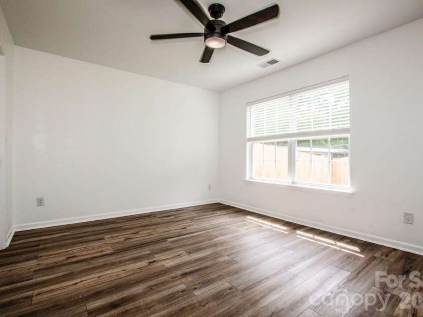 332 Cassidy Lane, Mooresville, NC 28115.  MLS# CAR4368929, YatesRealty ID 16061. 