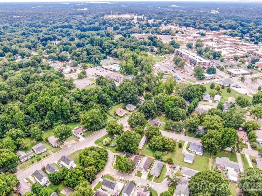 332 Cassidy Lane, Mooresville, NC 28115.  MLS# CAR4368929, YatesRealty ID 16061. 