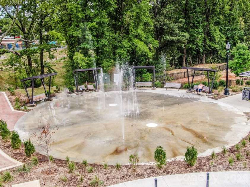 332 Cassidy Lane, Mooresville, NC 28115.  MLS# CAR4368929, YatesRealty ID 16061. 