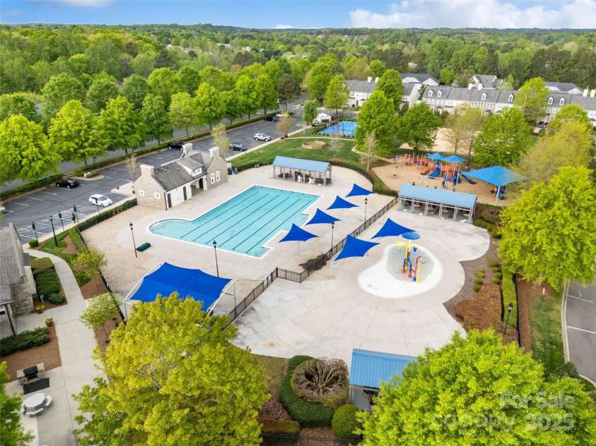 9618 Springholm Drive, Charlotte, NC 28278.  MLS# CAR4246189, YatesRealty ID 16061. 
