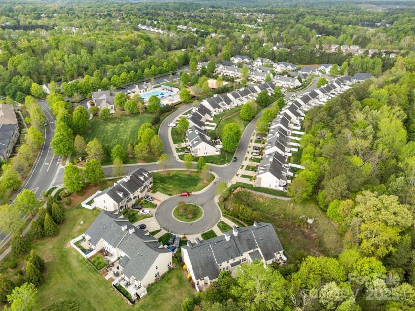 9618 Springholm Drive, Charlotte, NC 28278.  MLS# CAR4246189, YatesRealty ID 16061. 