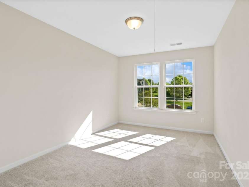 9618 Springholm Drive, Charlotte, NC 28278.  MLS# CAR4246189, YatesRealty ID 16061. 