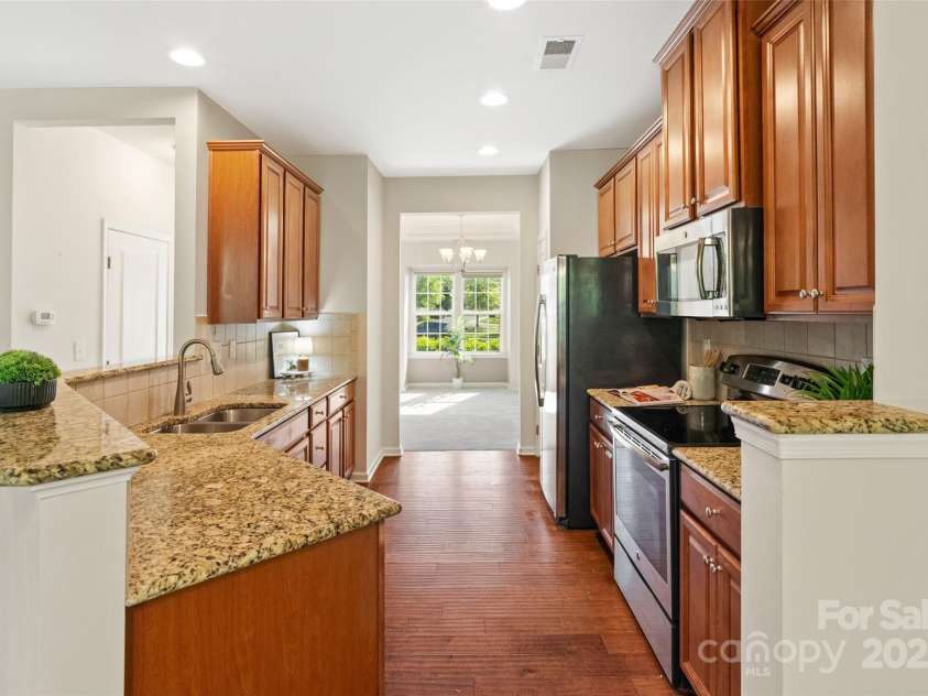 9618 Springholm Drive, Charlotte, NC 28278.  MLS# CAR4246189, YatesRealty ID 16061. 