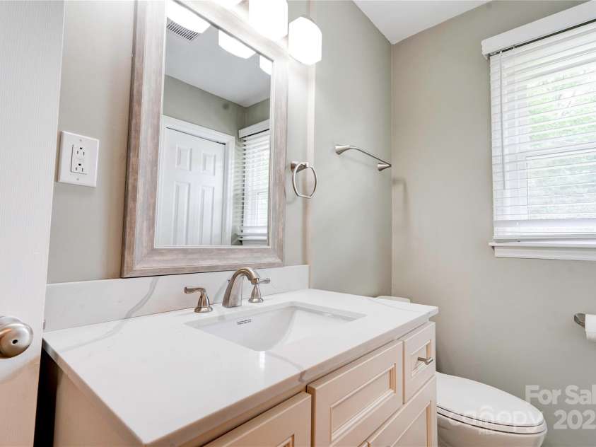 1690 Montevista Drive, Shelby, NC 28150.  MLS# CAR4256275, YatesRealty ID 16062. Bathroom