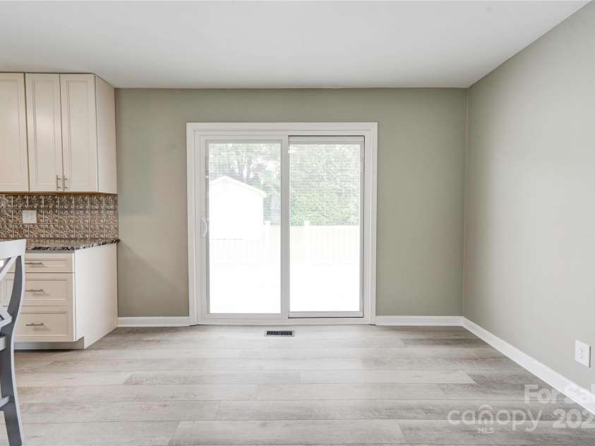 1690 Montevista Drive, Shelby, NC 28150.  MLS# CAR4256275, YatesRealty ID 16062. Dining Room