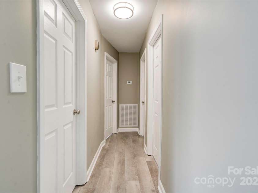 1690 Montevista Drive, Shelby, NC 28150.  MLS# CAR4256275, YatesRealty ID 16062. Hallway
