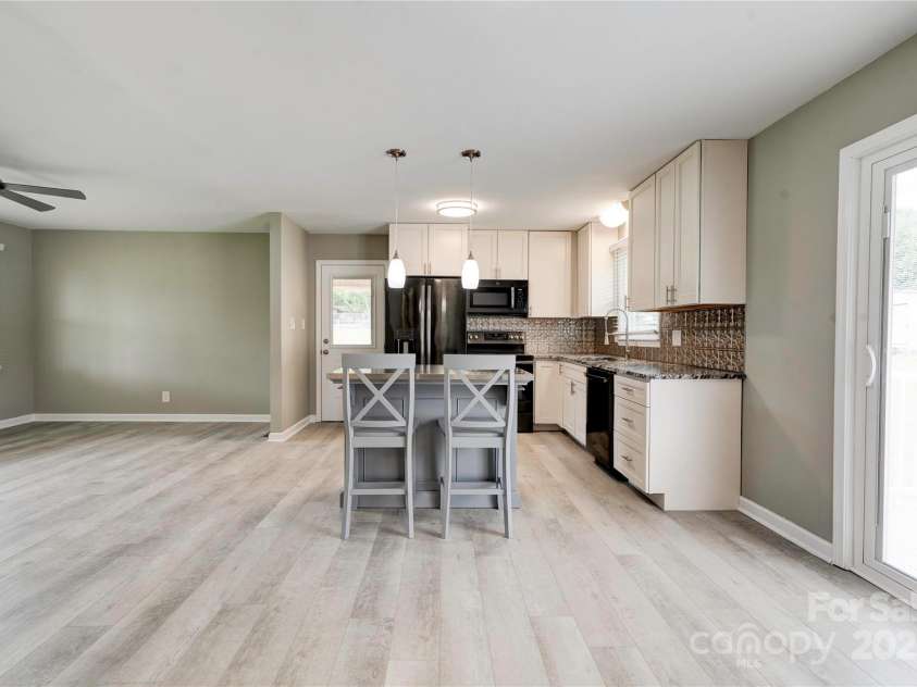 1690 Montevista Drive, Shelby, NC 28150.  MLS# CAR4256275, YatesRealty ID 16062. Kitchen/Dining/Living Room 7