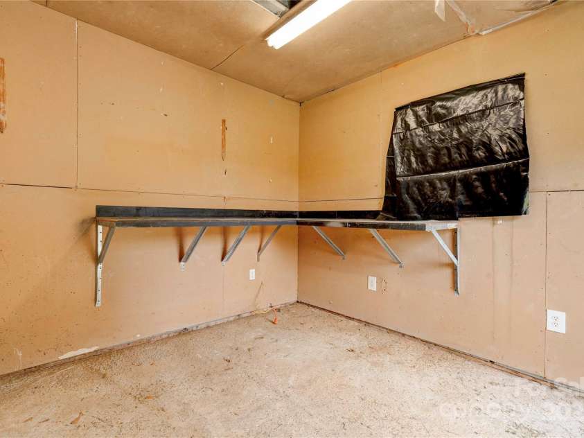 1690 Montevista Drive, Shelby, NC 28150.  MLS# CAR4256275, YatesRealty ID 16062. Storage Building
