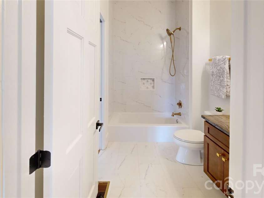 5008 Steele Village Road, Rock Hill, SC 29730.  MLS# CAR4363417, YatesRealty ID 16062. 3rd Bathroom