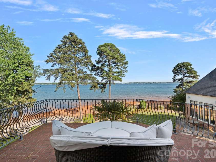 109 Conway Court, Mooresville, NC 28117.  MLS# CAR4368981, YatesRealty ID 16063. 