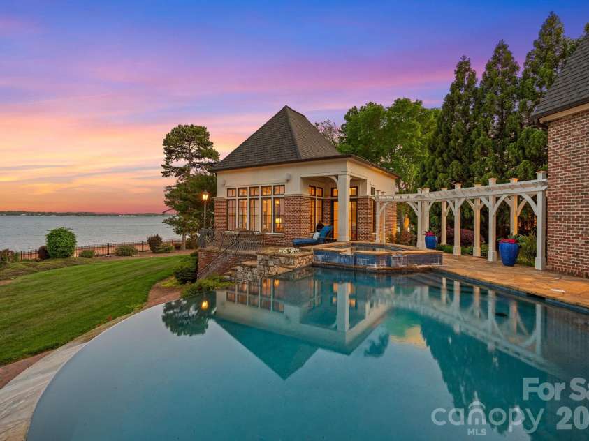 109 Conway Court, Mooresville, NC 28117.  MLS# CAR4368981, YatesRealty ID 16063. 