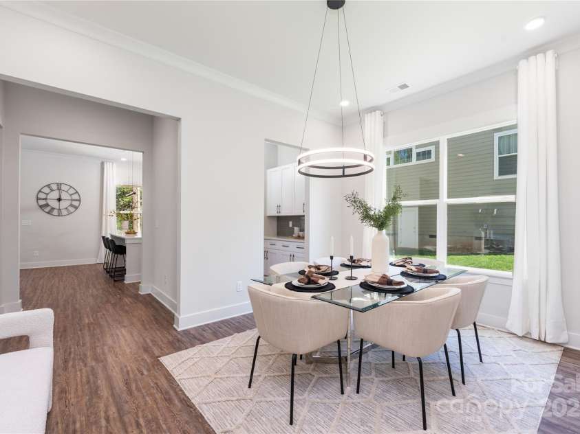 3895 12th Street, Hickory, NC 28601.  MLS# CAR4238756, YatesRealty ID 16065. 