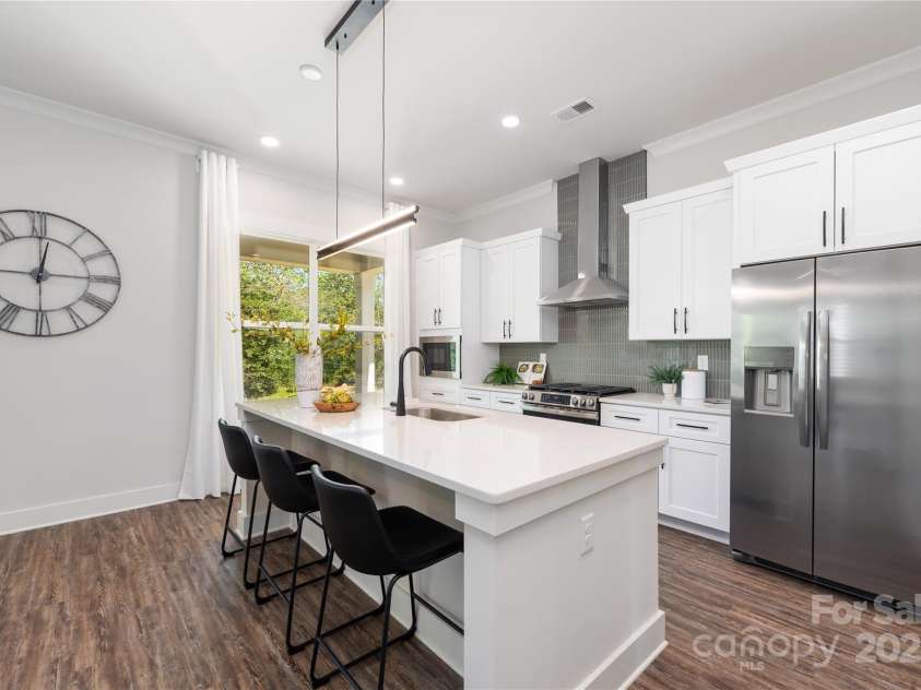 3895 12th Street, Hickory, NC 28601.  MLS# CAR4238756, YatesRealty ID 16065. 