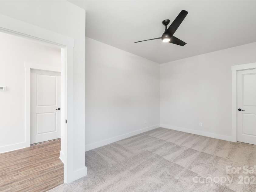 3895 12th Street, Hickory, NC 28601.  MLS# CAR4238756, YatesRealty ID 16065. 