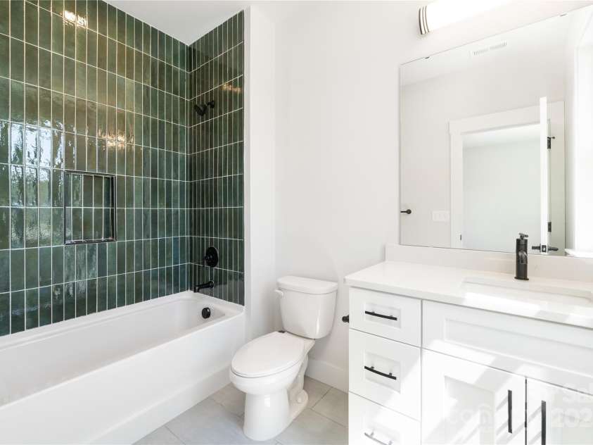 3895 12th Street, Hickory, NC 28601.  MLS# CAR4238756, YatesRealty ID 16065. 