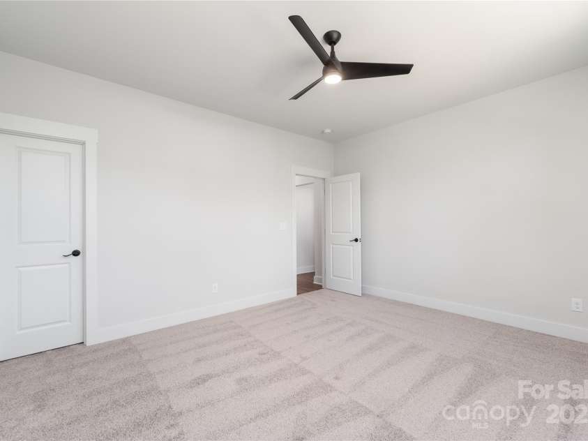 3895 12th Street, Hickory, NC 28601.  MLS# CAR4238756, YatesRealty ID 16065. 