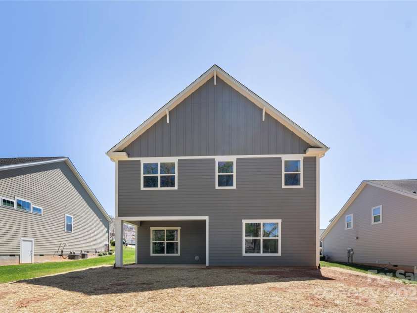 3895 12th Street, Hickory, NC 28601.  MLS# CAR4238756, YatesRealty ID 16065. 