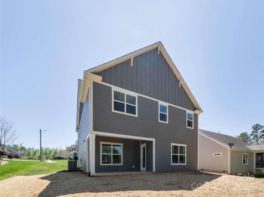 3895 12th Street, Hickory, NC 28601.  MLS# CAR4238756, YatesRealty ID 16065. 