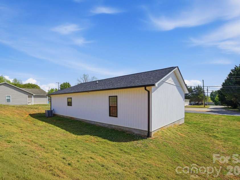 177 Duke Street, Granite Falls, NC 28630.  MLS# CAR4364575, YatesRealty ID 16066. 