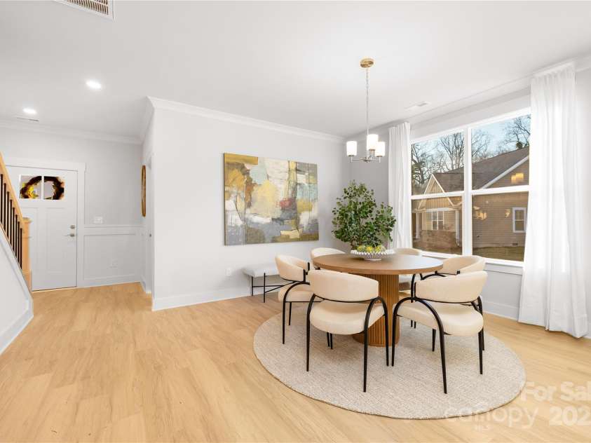 1305 39th Avenue Place, Hickory, NC 28601.  MLS# CAR4210575, YatesRealty ID 16067. 