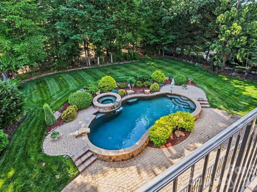 8000 Skye Lochs Drive, Waxhaw, NC 28173.  MLS# CAR4388481, YatesRealty ID 16067. 