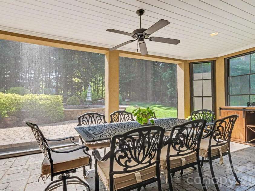8000 Skye Lochs Drive, Waxhaw, NC 28173.  MLS# CAR4388481, YatesRealty ID 16067. 