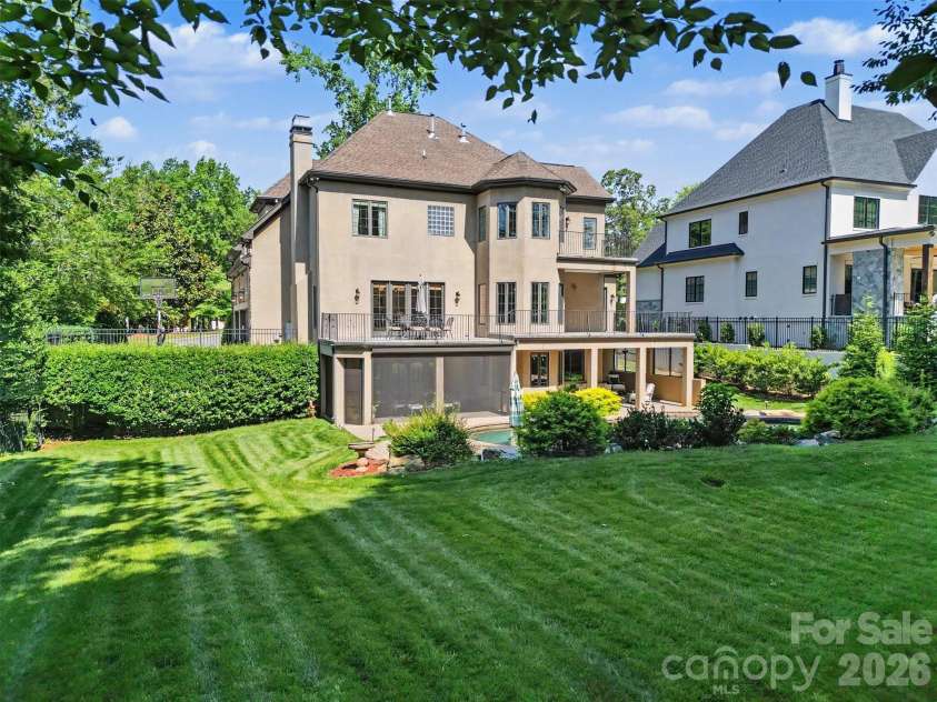 8000 Skye Lochs Drive, Waxhaw, NC 28173.  MLS# CAR4388481, YatesRealty ID 16067. 