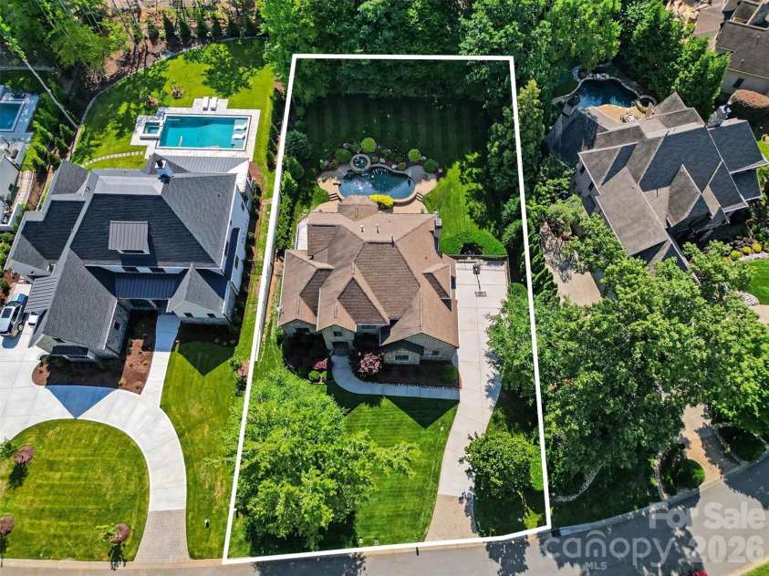 8000 Skye Lochs Drive, Waxhaw, NC 28173.  MLS# CAR4388481, YatesRealty ID 16067. 