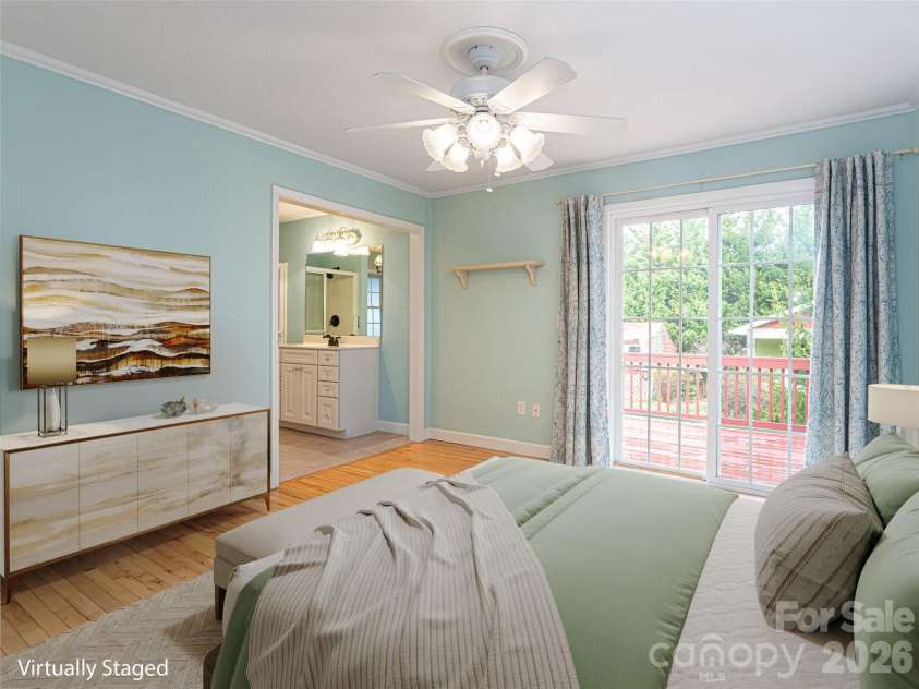 113 5th Street, Black Mountain, NC 28711.  MLS# CAR4358308, YatesRealty ID 16068. 
