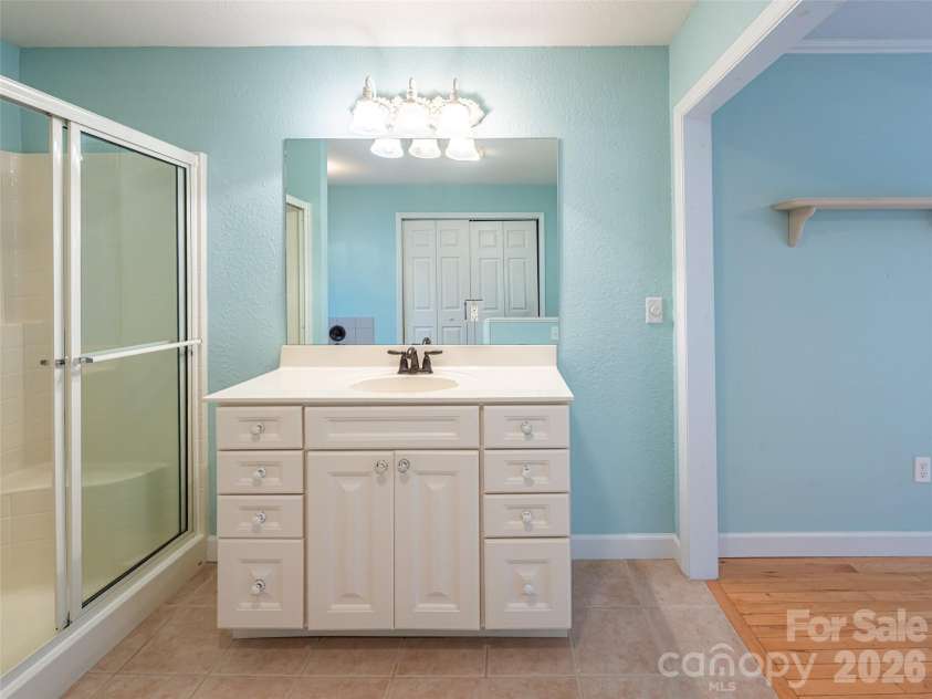 113 5th Street, Black Mountain, NC 28711.  MLS# CAR4358308, YatesRealty ID 16068. 
