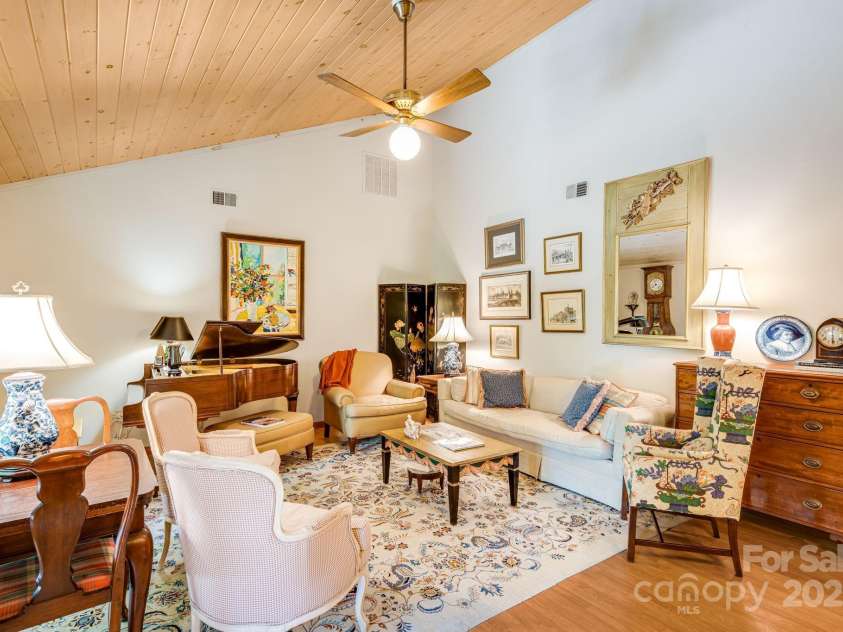 43 Amaroo Ridge, Webster, NC 28788.  MLS# CAR4246485, YatesRealty ID 16068. 
