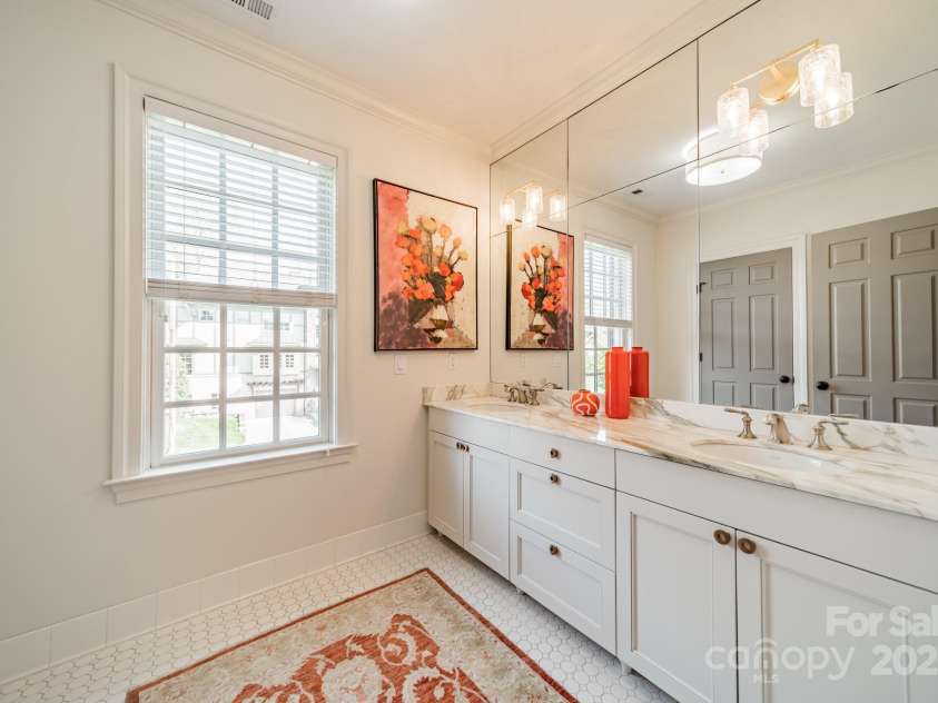 1801 Maryland Avenue, Charlotte, NC 28209.  MLS# CAR4235265, YatesRealty ID 16069. Hall bathroom