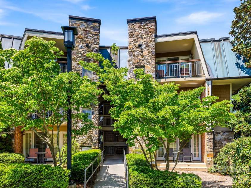 331 Bowling Park Road, Asheville, NC 28803.  MLS# CAR4375055, YatesRealty ID 16069. 