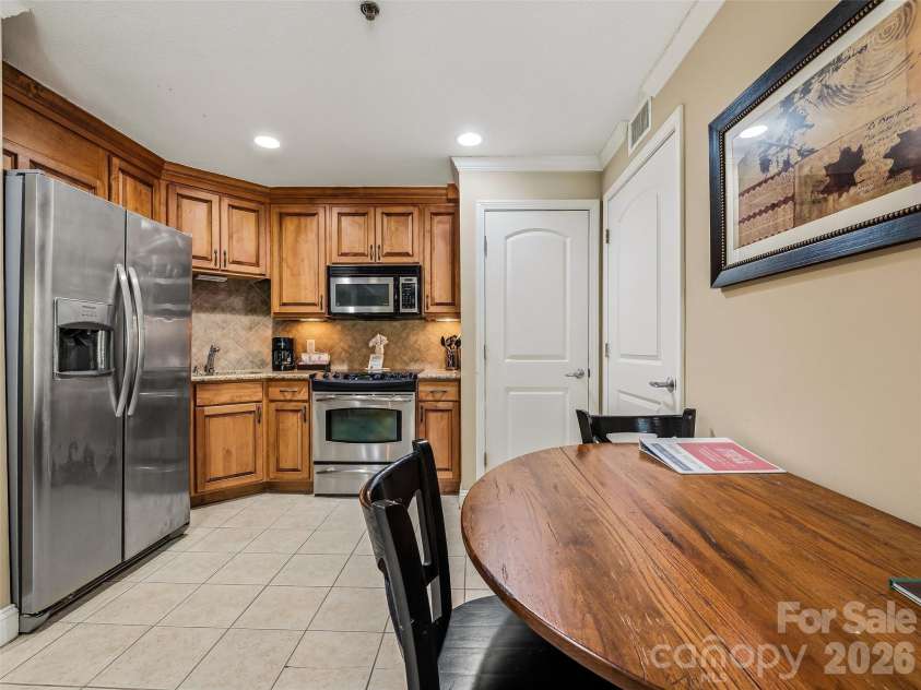 331 Bowling Park Road, Asheville, NC 28803.  MLS# CAR4375055, YatesRealty ID 16069. 