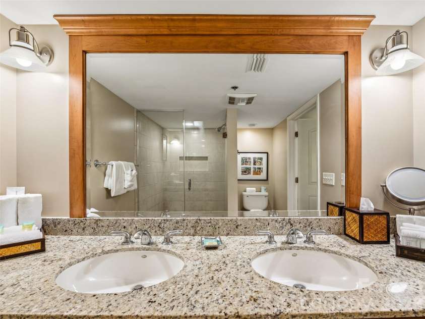 331 Bowling Park Road, Asheville, NC 28803.  MLS# CAR4375055, YatesRealty ID 16069. 