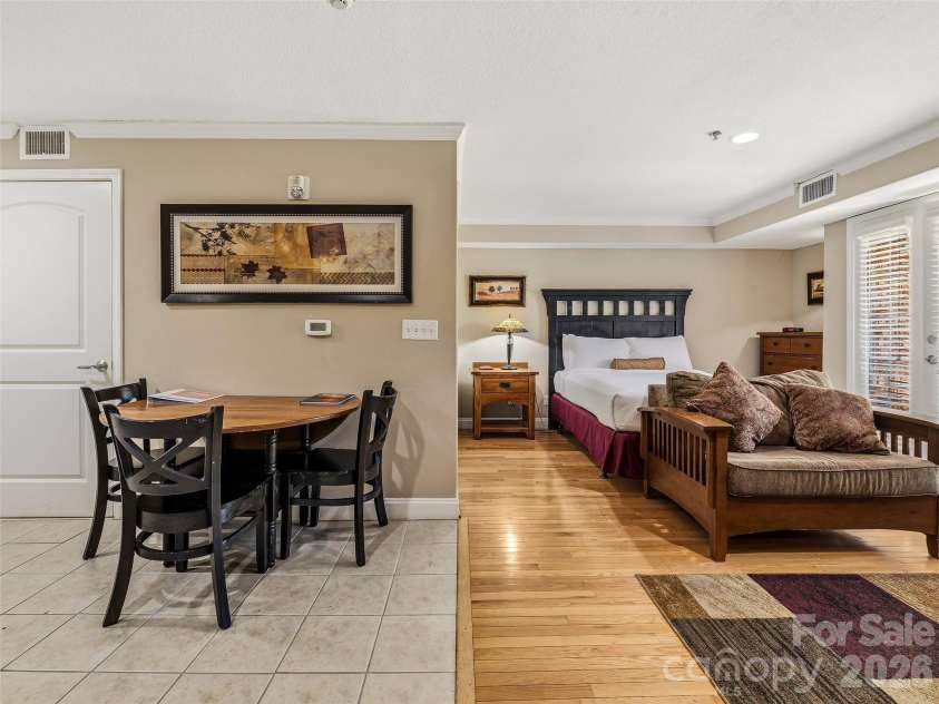 331 Bowling Park Road, Asheville, NC 28803.  MLS# CAR4375055, YatesRealty ID 16069. 