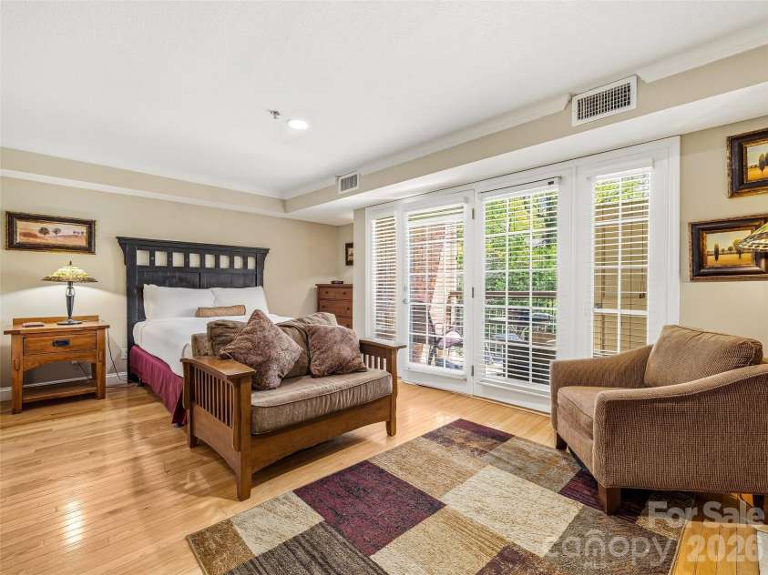 331 Bowling Park Road, Asheville, NC 28803.  MLS# CAR4375055, YatesRealty ID 16069. 