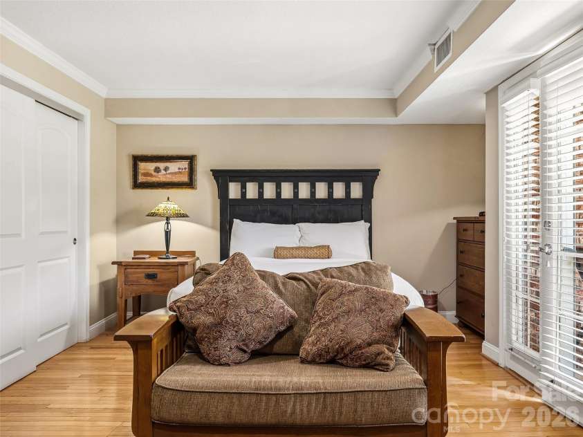 331 Bowling Park Road, Asheville, NC 28803.  MLS# CAR4375055, YatesRealty ID 16069. 
