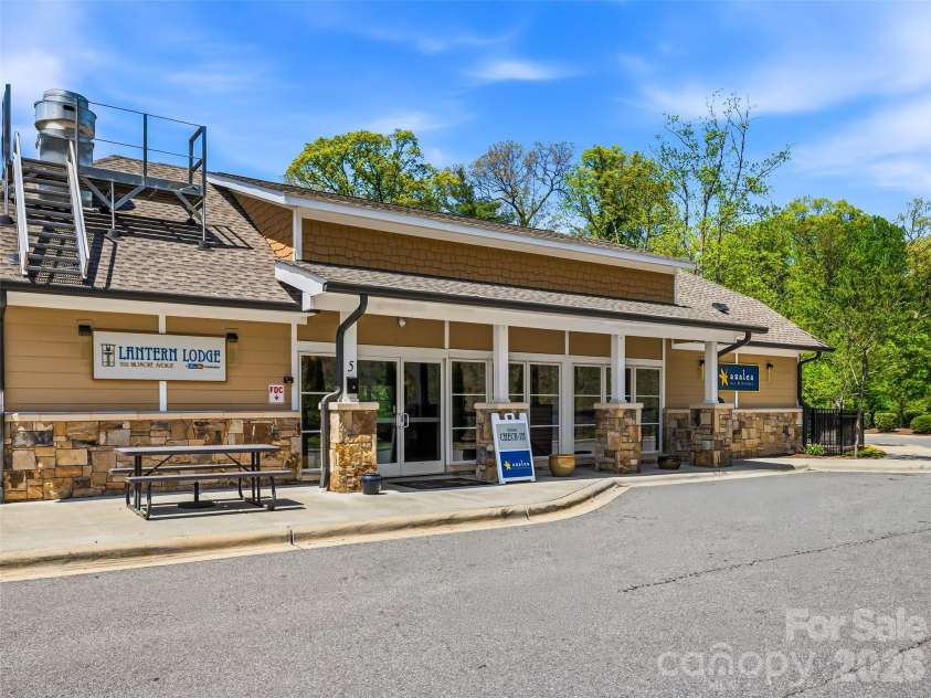 331 Bowling Park Road, Asheville, NC 28803.  MLS# CAR4375055, YatesRealty ID 16069. 