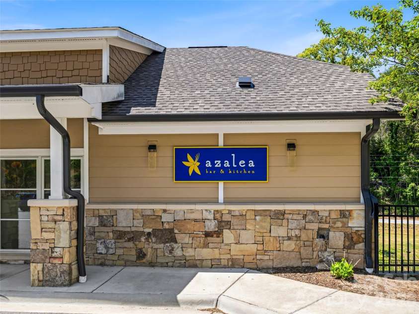 331 Bowling Park Road, Asheville, NC 28803.  MLS# CAR4375055, YatesRealty ID 16069. 