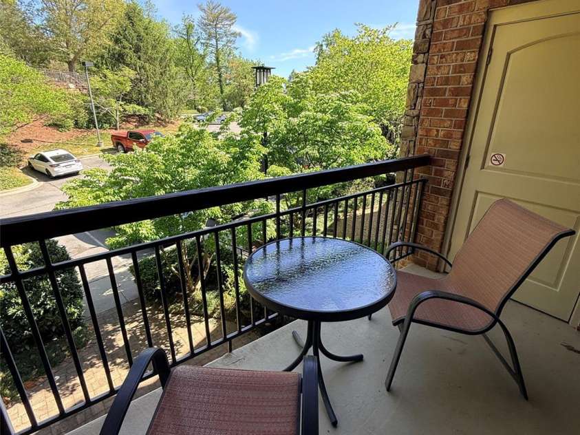 331 Bowling Park Road, Asheville, NC 28803.  MLS# CAR4375055, YatesRealty ID 16069. 