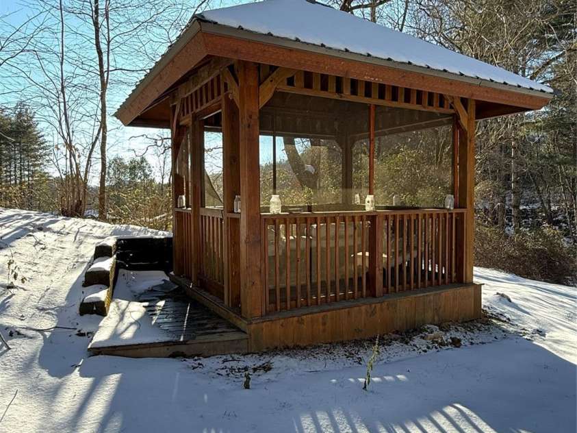 122 and 124 Avian Court, Brevard, NC 28712.  MLS# CAR4198391, YatesRealty ID 1607. 