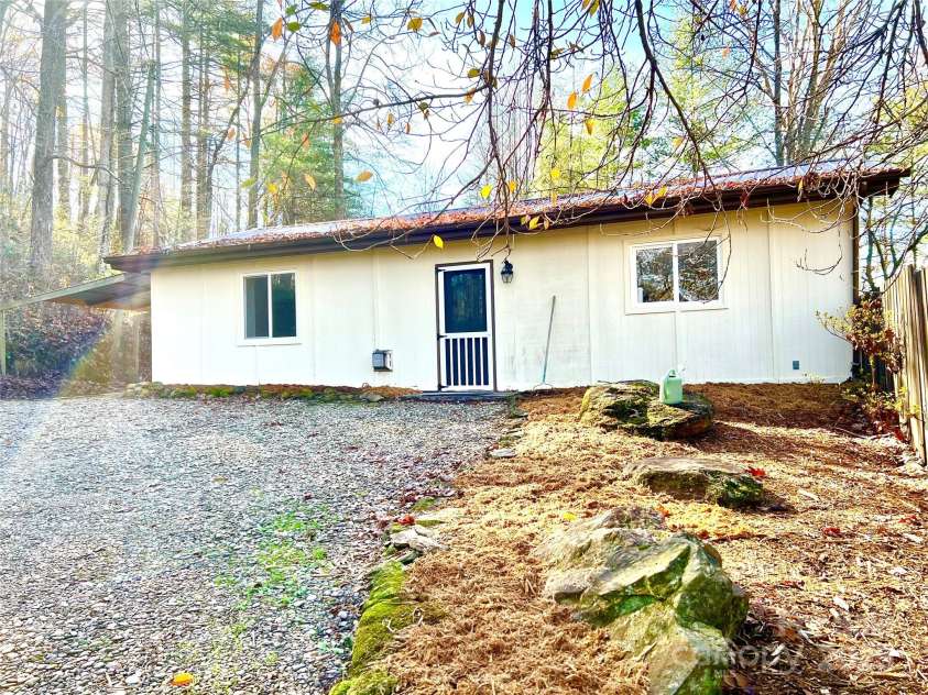 122 and 124 Avian Court, Brevard, NC 28712.  MLS# CAR4198391, YatesRealty ID 1607. 