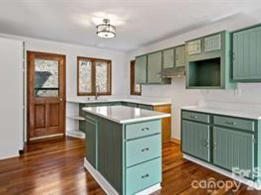 249 Starlin Mountain Road, Bakersville, NC 28705.  MLS# CAR4345394, YatesRealty ID 1607. 