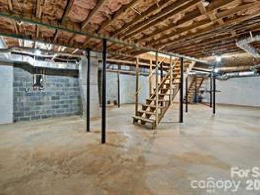 249 Starlin Mountain Road, Bakersville, NC 28705.  MLS# CAR4345394, YatesRealty ID 1607. 