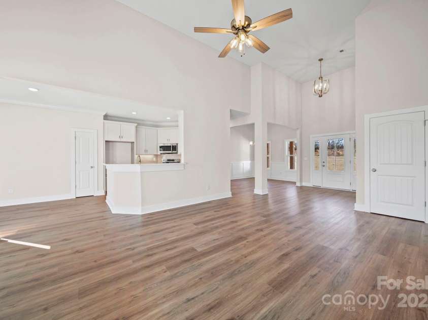 4106 New Salem Road, Marshville, NC 28103.  MLS# CAR4331810, YatesRealty ID 1607. Great Room/ Foyer/ Kitchen